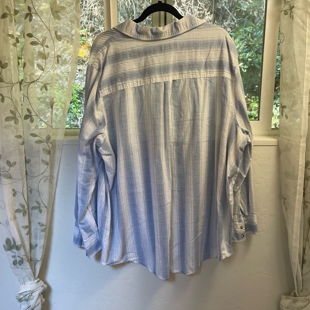 Button Down Top - Picture 2 of 4